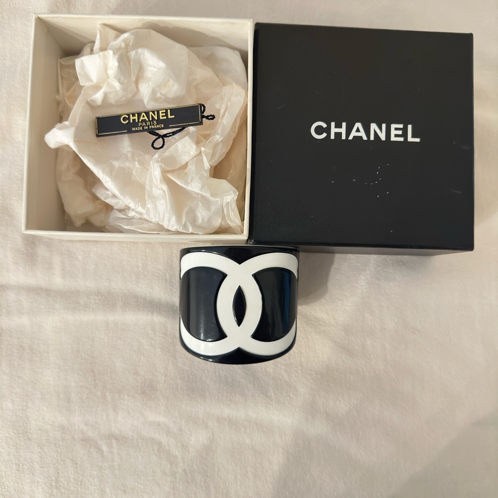 CHANEL Authentic Black & White CC Logo Resin Cuff Bracelet, original box and tag